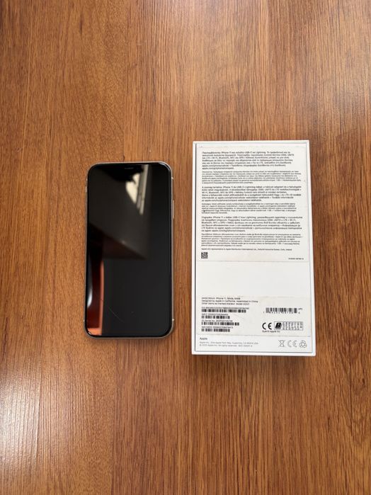 Продавам Iphone 11