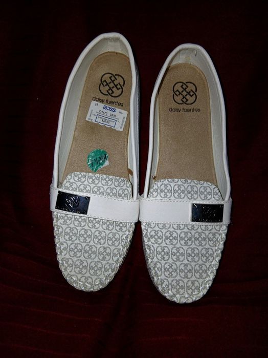 Из США ,красивые, современные белые лоферы от бренда Marc Daisy Fuente