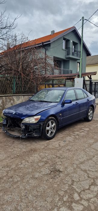 Lexus IS200 на части