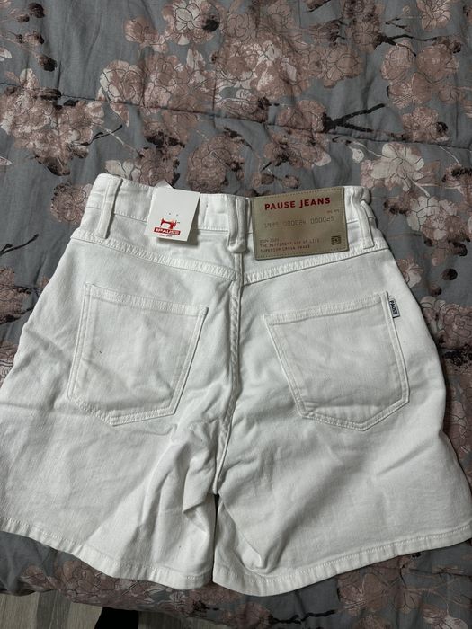 Бели дънки Pause