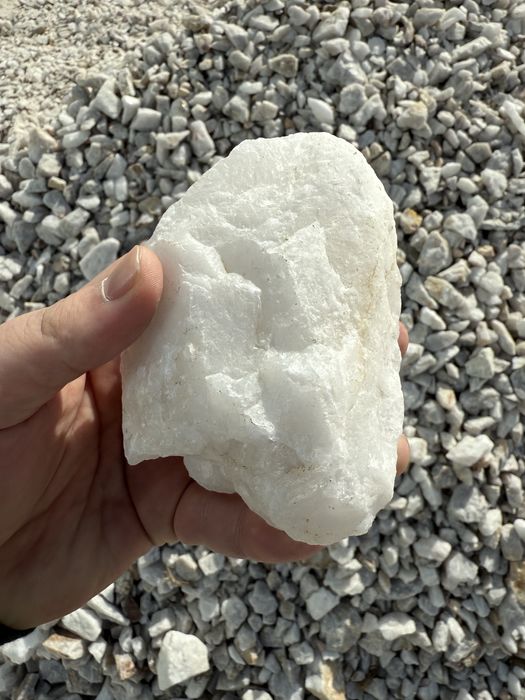 Quartz sand : Кварцевый камень для промышленности – по выгодной цене!