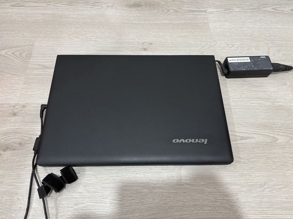 Продавам Lenovo ideapad 100 15 ibd