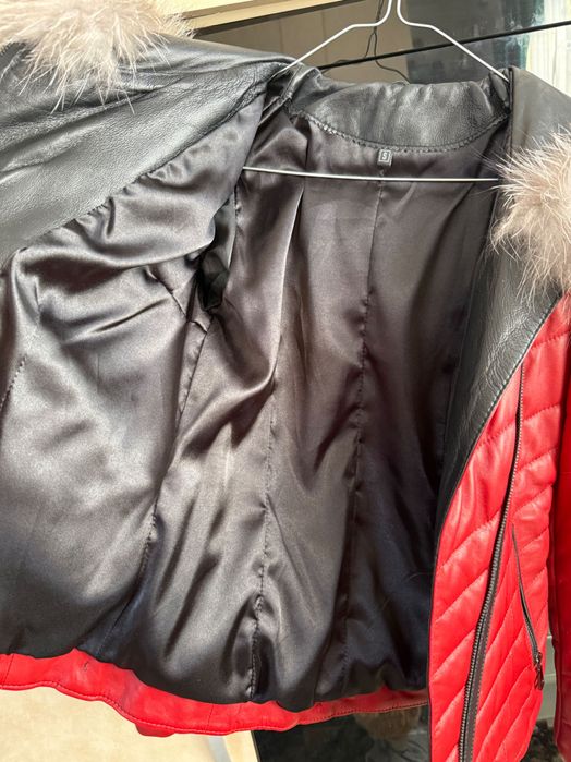 Geaca din piele naturală cu blană naturală