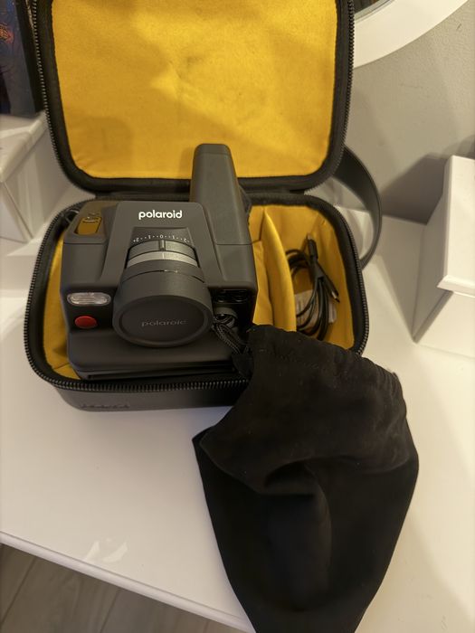 Polaroid I-2 + geantă piele originală + husă/săculeț + cablu încărcare