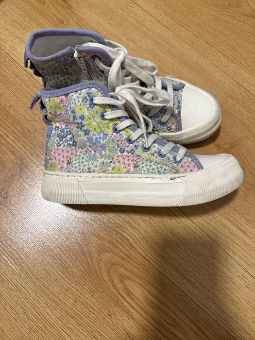 Продам кеды на девочку