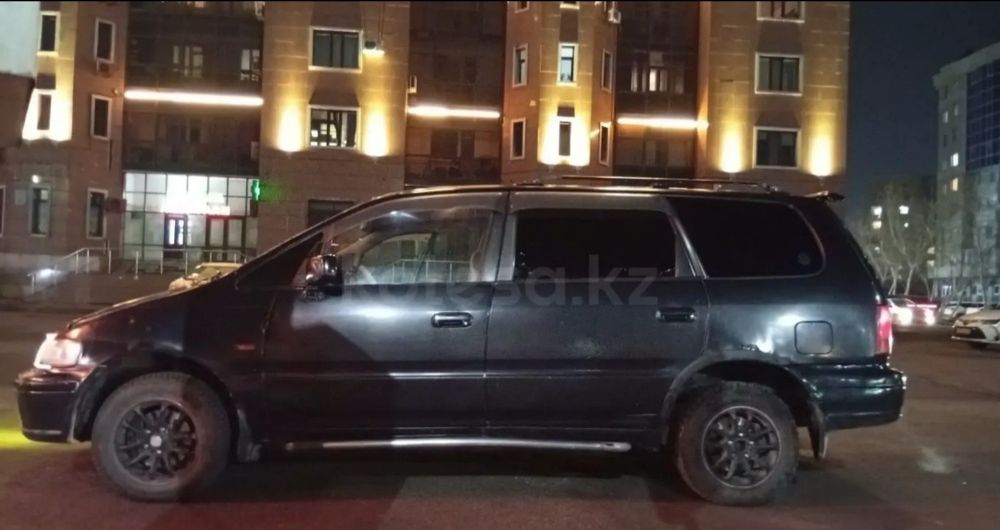 Срочно продам машину минивэн