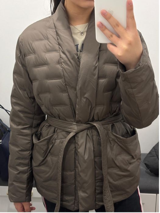 Куртка весенняя.