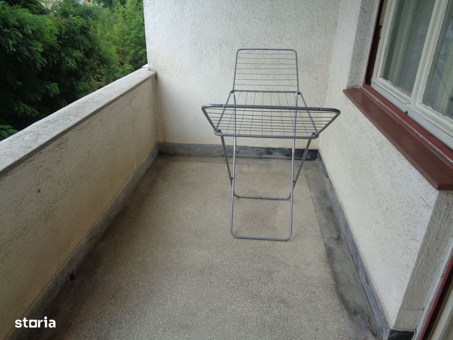 Apartament 2 camere, 109 mp CENTRU etaj 2 bloc caramida garaj, boxa