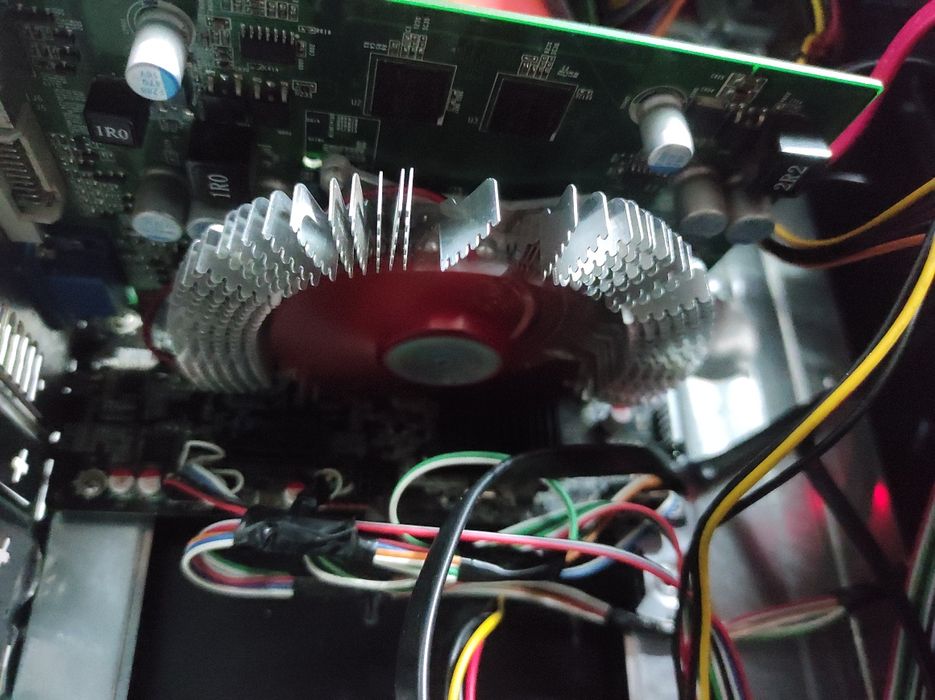 Tayyor kampyuterga keys srochna sotiladi arzonga  bervoraman