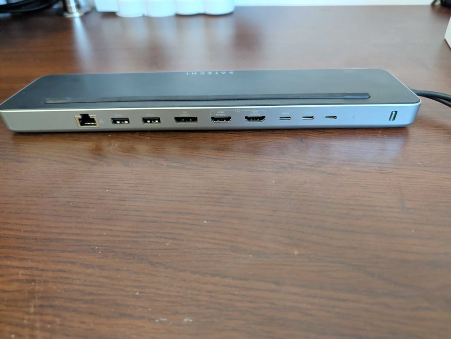 Docking Hub Satechi cu slot NVMe