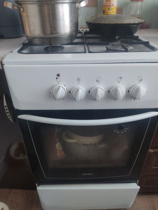 Продам газовую плиту