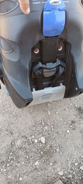 Vând scaun de copii special de masina