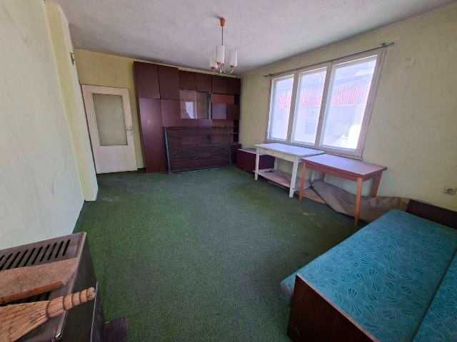 4-стаен апартамент с допълнителна постройка, Търговище, Център , 185 кв.м.