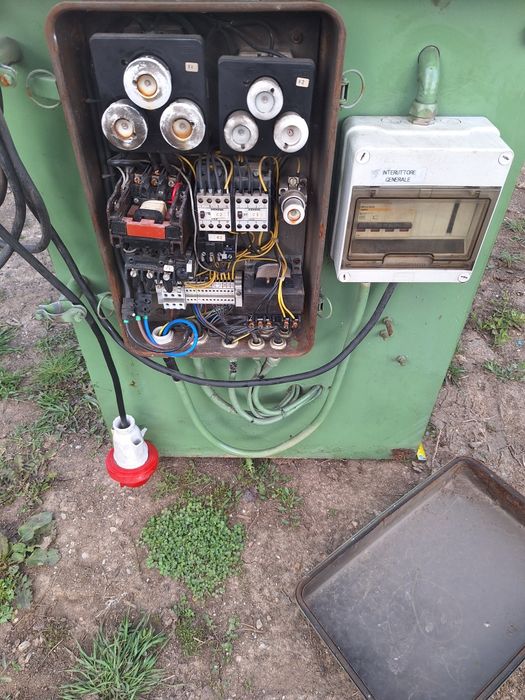 Fierastrau circular masina taiat retezat lemn cherestea