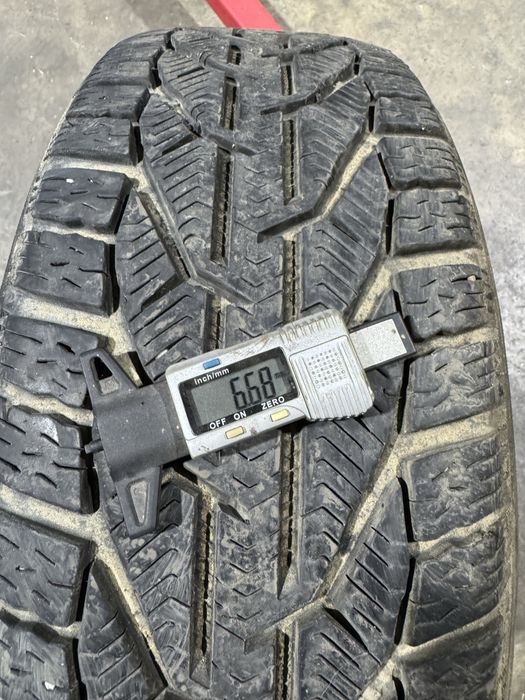 4 buc anvelope cauciucuri iarna  215/55r17 M&S