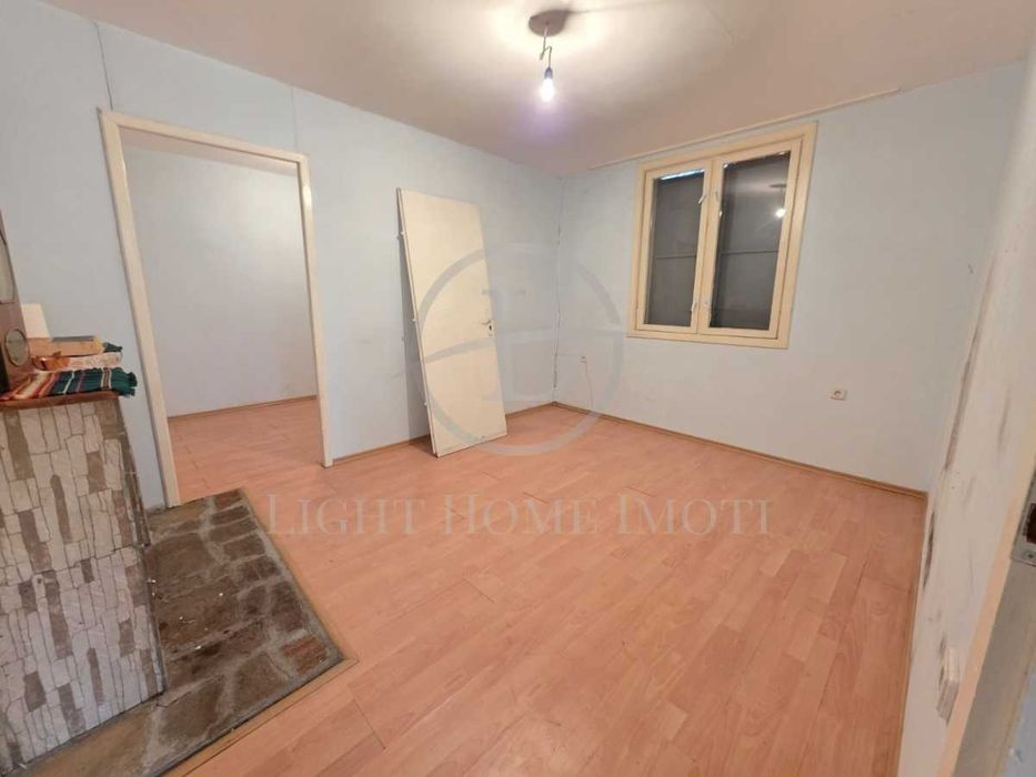 Реф. 2967 Къща / Тип Вила /  Двор