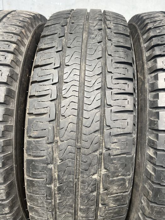 4 бр. гуми за бус 225/75/16CP Michelin 2x7,5 mm 2x5 mm DOT 1417