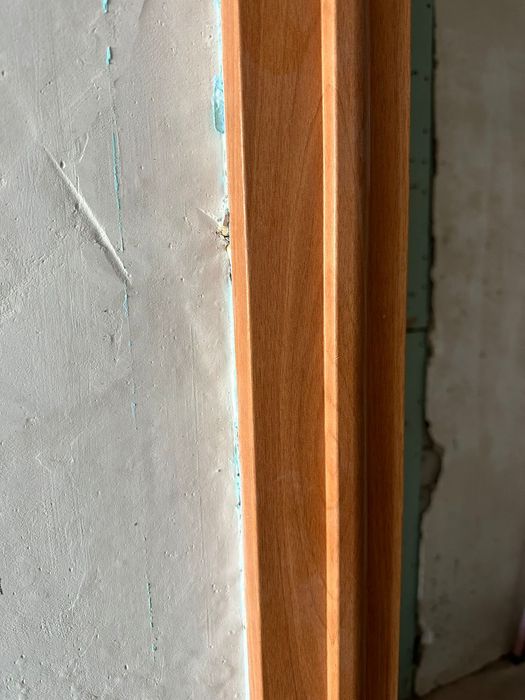 Дверь с обналичкой и коробкой