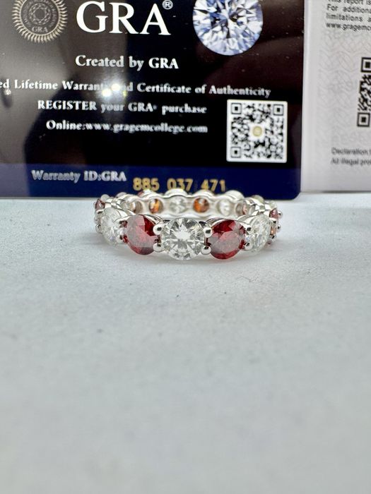 Сребърен пръстен с мойсанит (Диамант) 7.5 карата