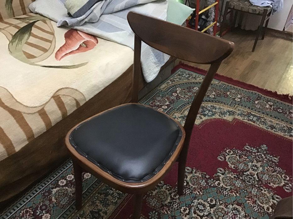 Продаю стулья деревянные абсолютно новые 6 шт