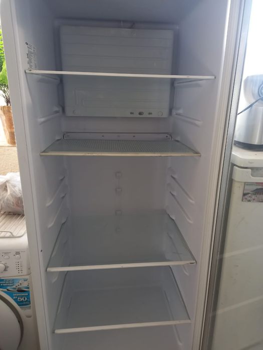 Витринный холодильник