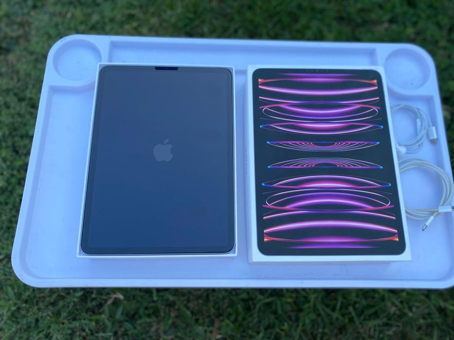 Vând Tabletă Apple iPad Pro 11 (2022)