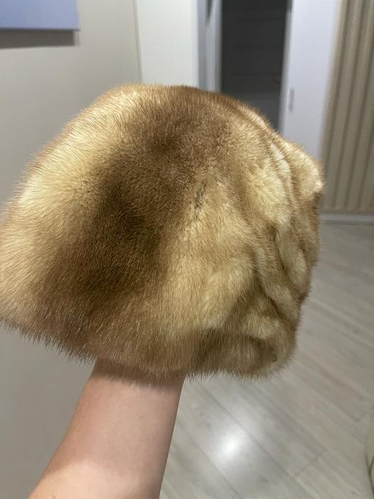 Продам женскую шапку.