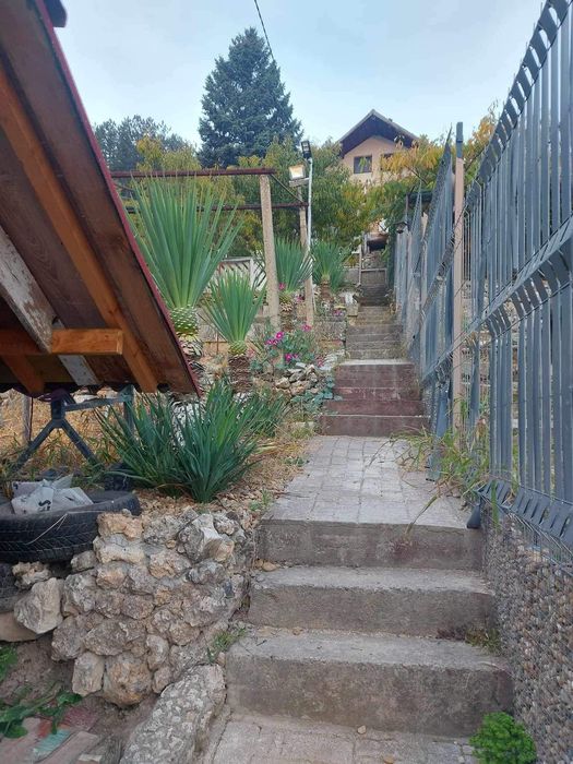 Продава се Къща в Шумен, м-т Чашка - 524 кв.м за 137 €/кв.м - Снимка #2