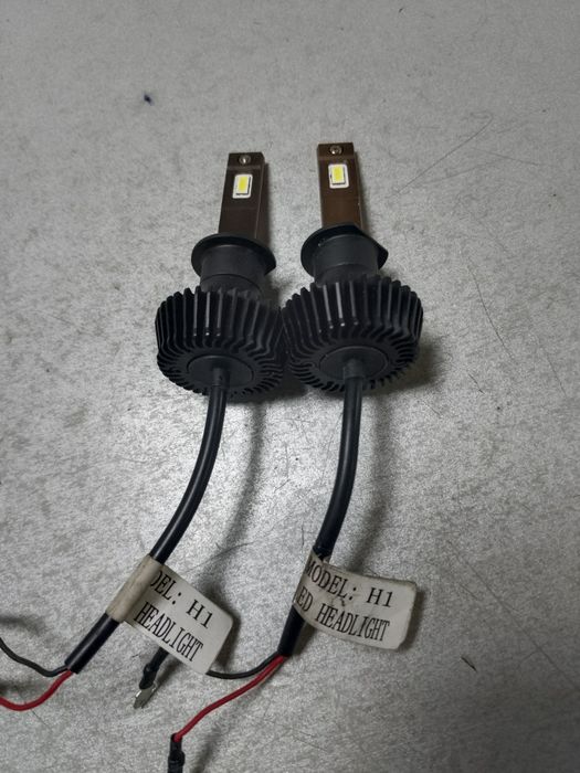 Продам две лампы H1