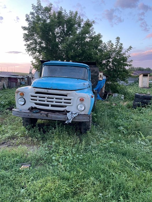 срочно продам два Зила 130 самосвала