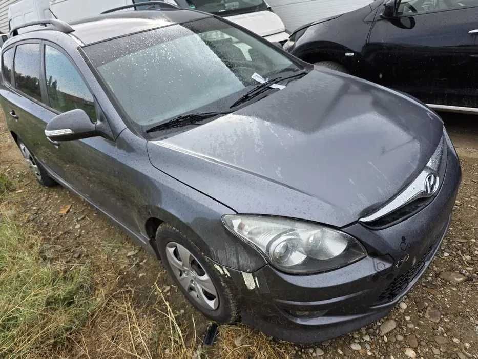 Dezmembrez Hyundai I30 /Tapiterie /Motor/Fuzeta Usa /Capota/Far/cutie
