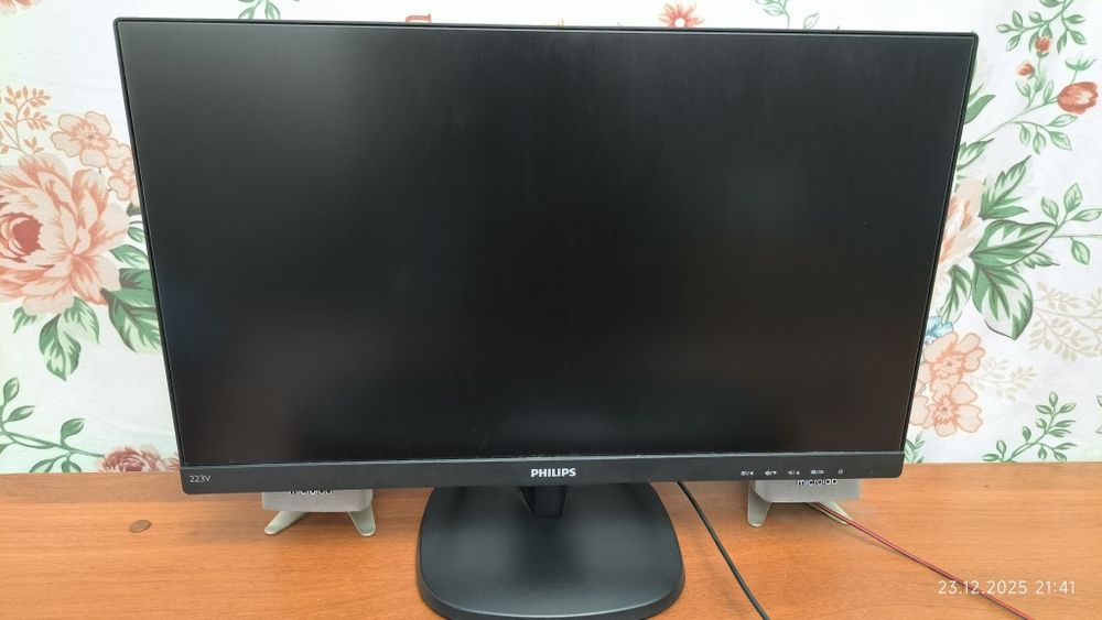 Монитор 21.5 Philips