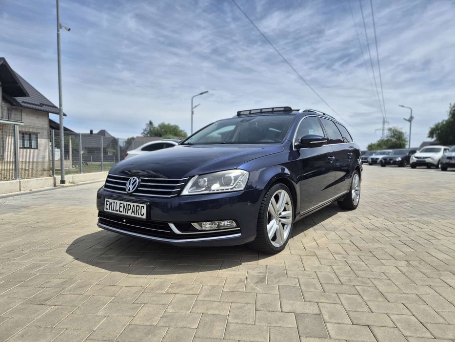 VOLKSWAGEN Passat