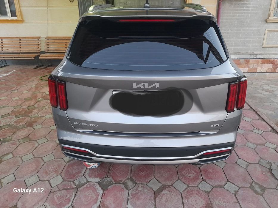 Kia Sorento      .