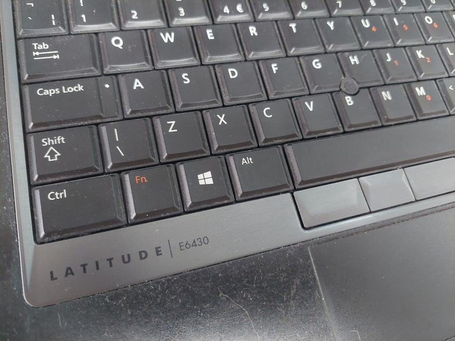 Лаптоп DELL работещ