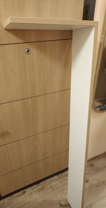 Дъски Безплатни
Височината им е около 170 см и на двете. 
Общо са четири дъски (по две от всяка снимка)