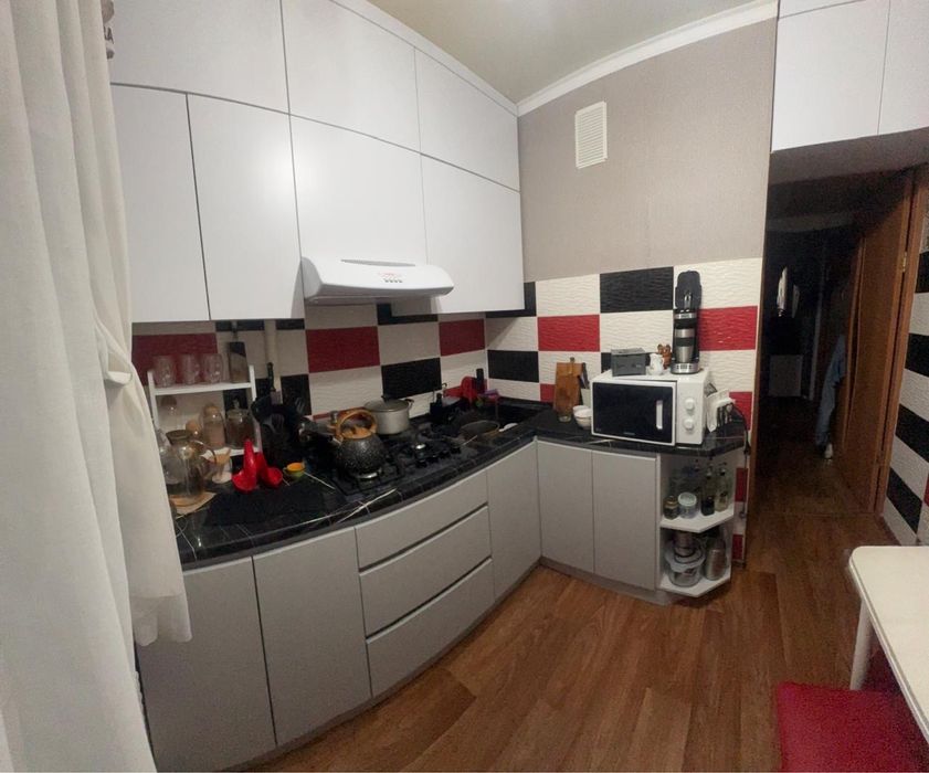 Продам квартиру район молодежный