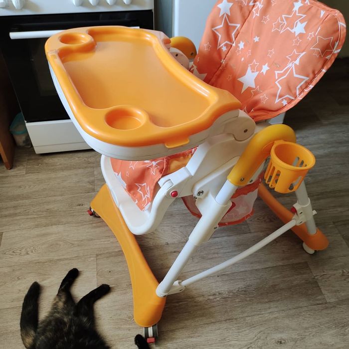 Детский стульчик для кормления срочно!