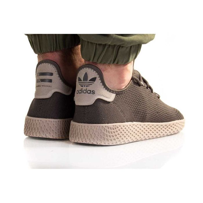 Мъжки маратонки ADIDAS PHARRELL WILLIAMS HU    Оригинални    EU42 2/3