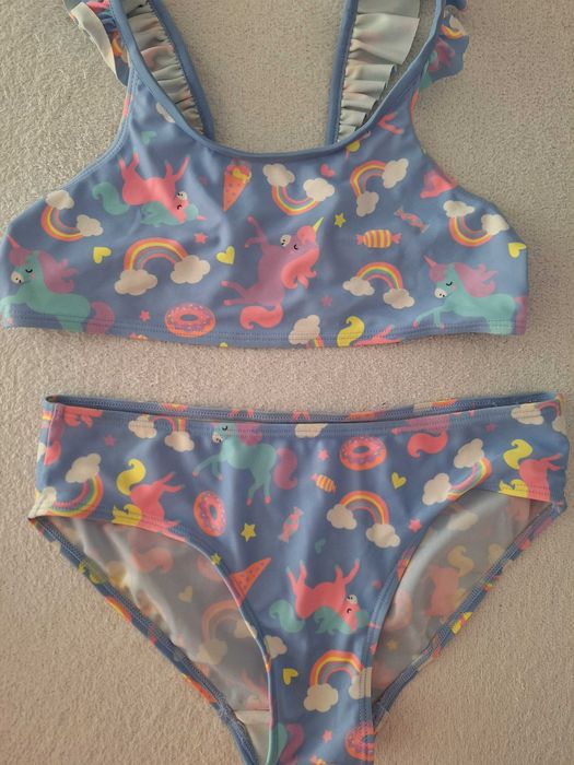 Два комплекта детски бански с малко подаръче