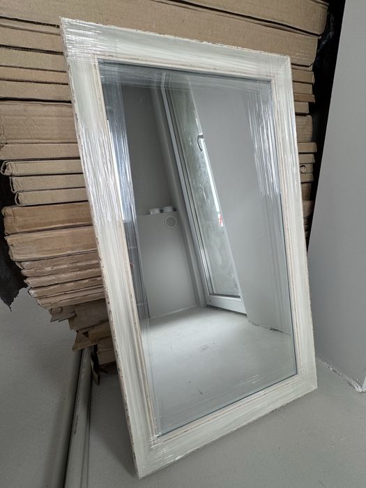 Огледало в рамка