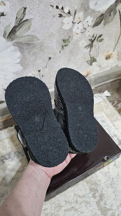 Сапожки весенние для девочки