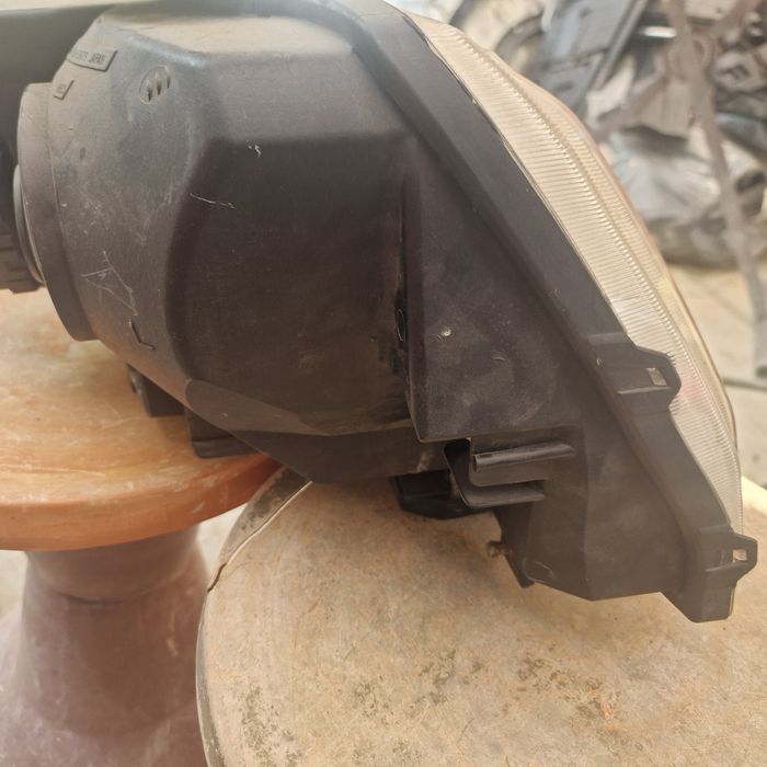 Suzuki Grand Vitara ляв фар