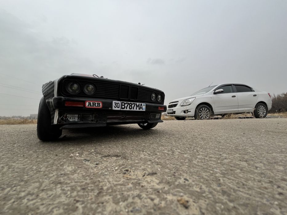 Bmw e30 90km tezligi 1/10masshtab rc pultli moshinasi