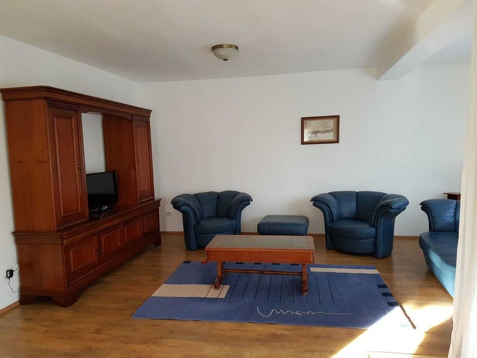 Vilă nouă în Ronaț (2006), foarte spațioasă și bine construită, 258 m2