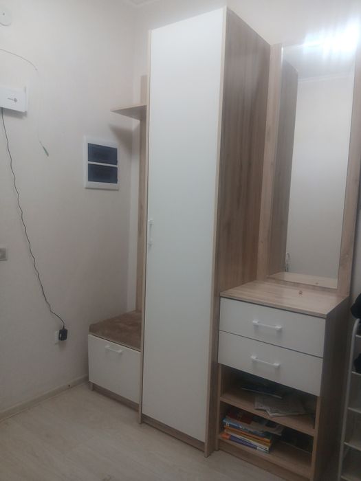 Прихожкаға киім ілгіш