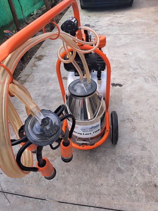 Vând mulgatoare Ruris