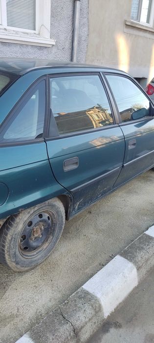 Опел  Астра на части