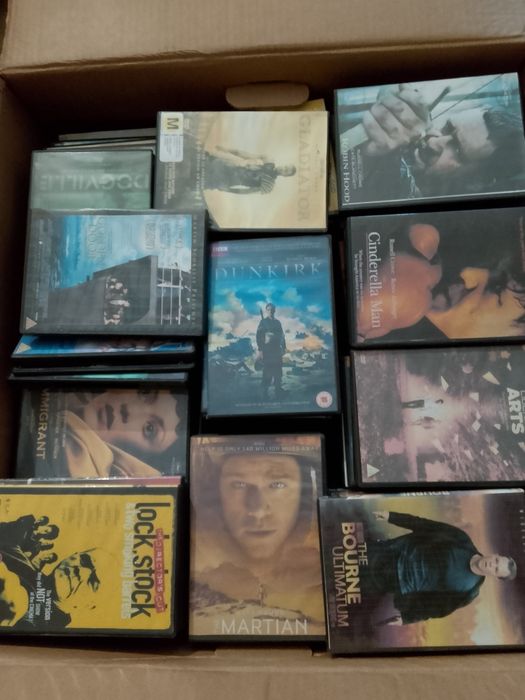 Vand colectie de filme pe cd-uri