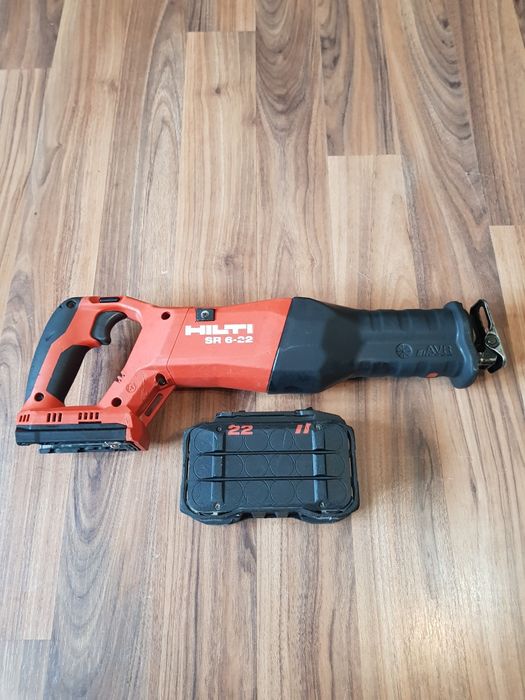 Fierăstrău sabie SR 6 22  cu acumulator de 12 ah